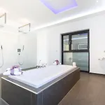 Villa Luxury *