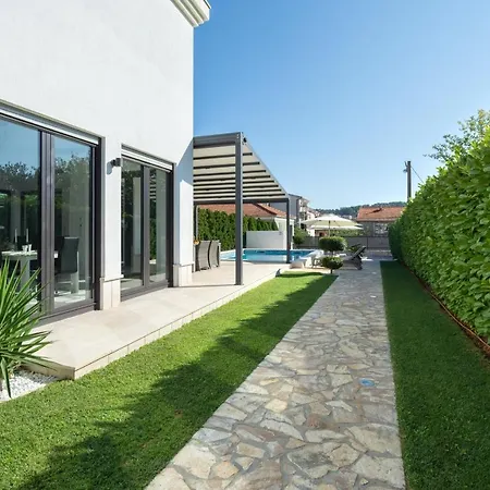 Villa Luxury *